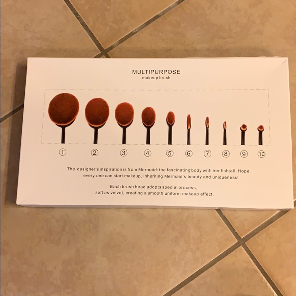 Makeup brush - Picture 3 of 3